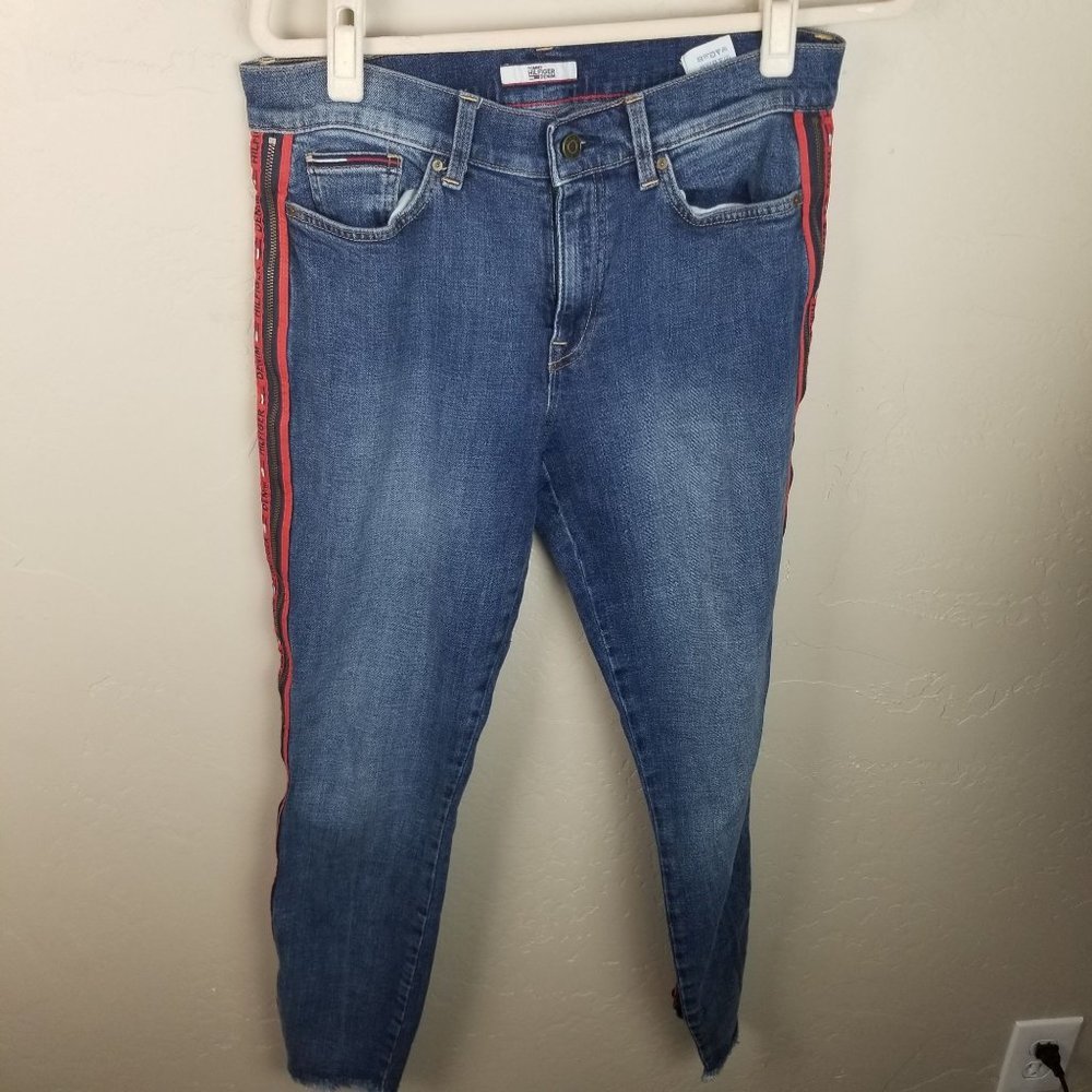 VTG Tommy Hilfiger Denim Women's Size 8 Jeans Spell Out Leg w/ Zipper Detail